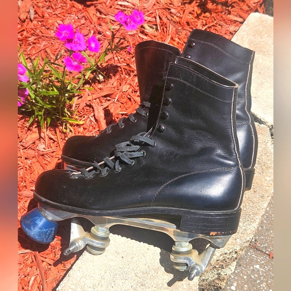 Vintage Pacer Black Leather Roller Skates Men's size 6/6.5